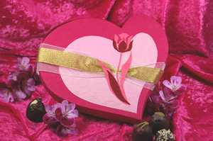 Limited_edition_valentine_heart_truffle_box-large