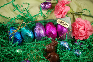 Organic_fair_trade_vegan_chocolate_cream_egg_box-large